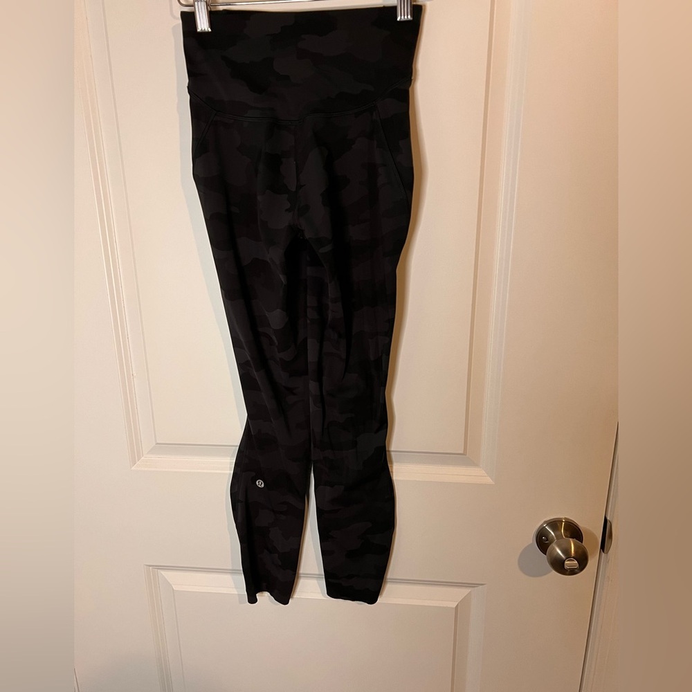 Lululemon Base Pace High-Rise Running Tight 25"
Heritage 365 Camo Deep Coal